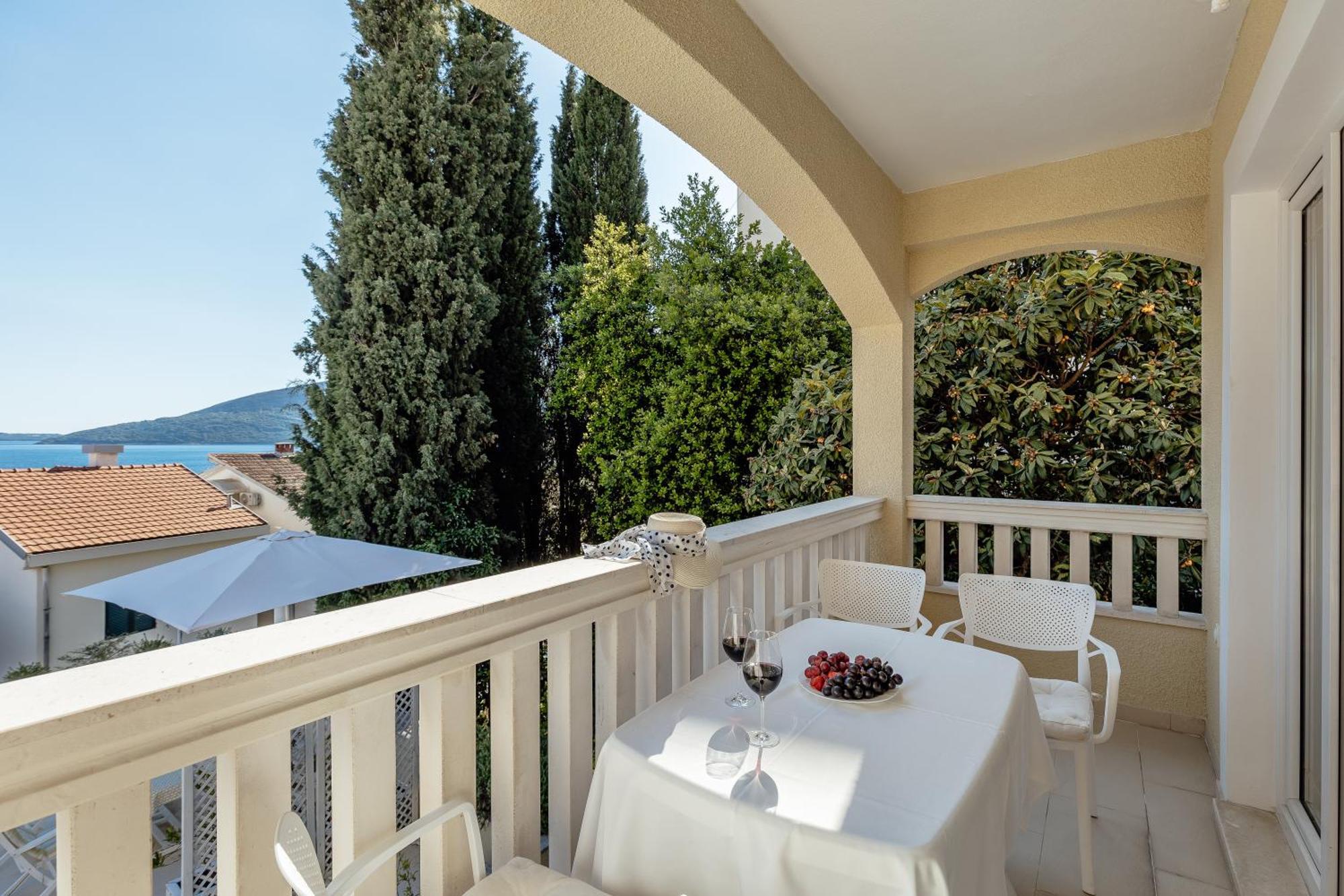 Apartments Porobic Herceg Novi Exterior foto